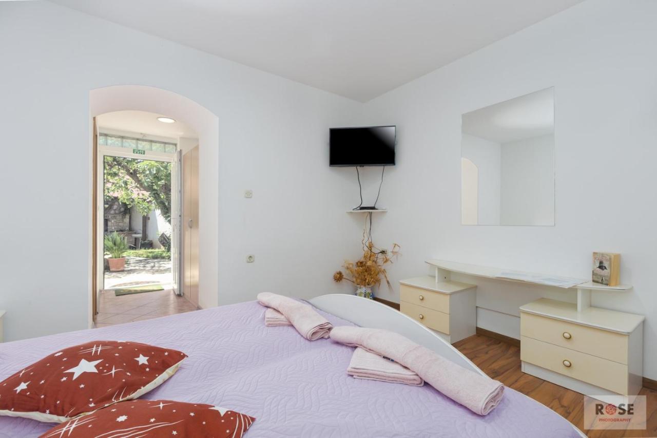Apartment Laureta ポレッチ エクステリア 写真
